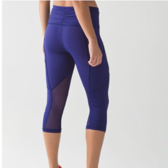 lululemon athletica Pants - Lululemon Outrun 17" Crop Emperor Blue Size 4